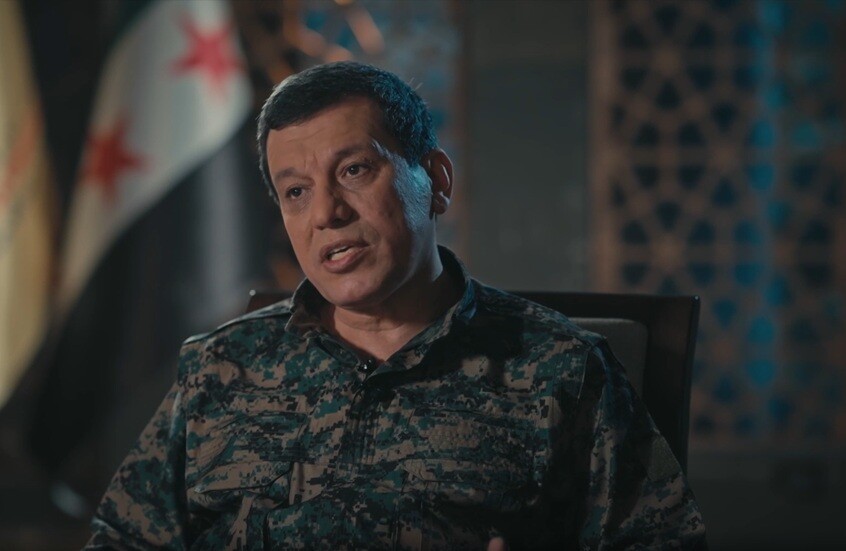 القائد العام لـ"قوات سوريا الديمقراطية" يعلن رسميا تسليم المواقع النفطية للحكومة السورية