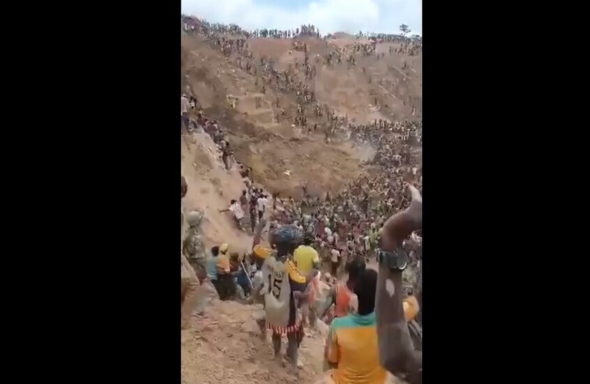 مقاطع فيديو لأولى لحظات انهيار منجم الذهب بإفريقيا الوسطى ومصرع 100 شخص