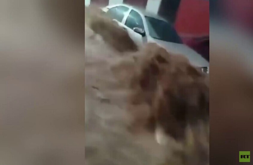 فنزويلا.. فيضانات في شوارع العاصمة كاراكاس