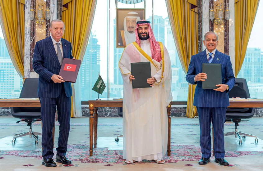 "الصوت اليهودي" تحذر من  انضمام مصر لاتفاق مكة وتغيير موازين القوى