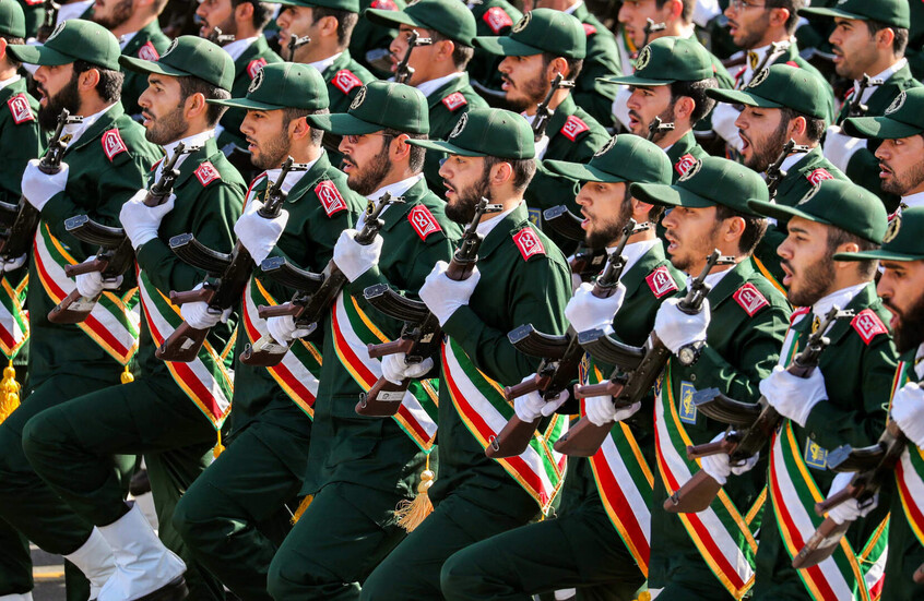 الحرس الثوري يحدد "مفتاحا" أتاح لإيران الثبات في ساحة المعركة الرئيسية مع أمريكا