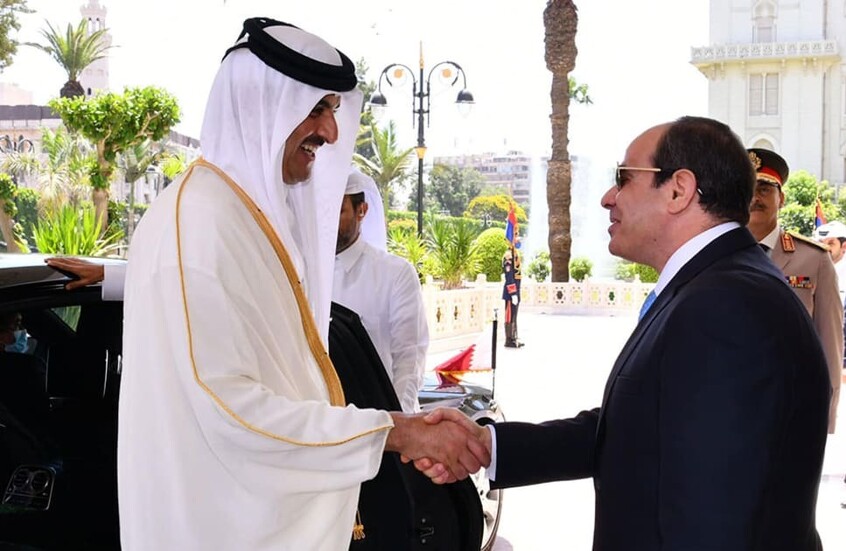 العلمين تعيد مصر إلى الواجهة.. صحيفة عبرية تتحدث عن منافسة لدور الوساطة مع قطر