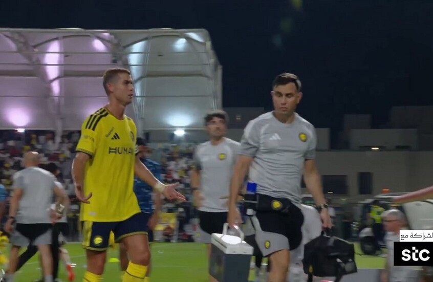 خرج غاضبا ولم يعد.. رد فعل رونالدو بعد تبديله أمام الاتفاق (فيديو)