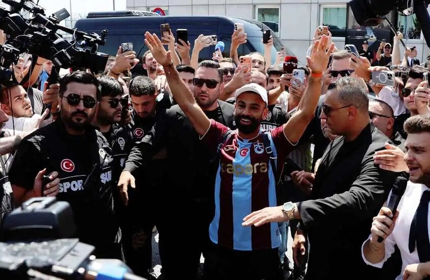 رسميا.. محمد صلاح يحصد أول جائزة فردية مع طرابزون (فيديو)