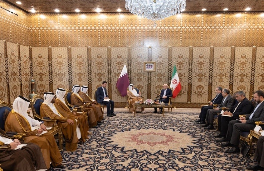 رئيس وزراء قطر يبحث في طهران خفض التصعيد وتفعيل المسار الدبلوماسي