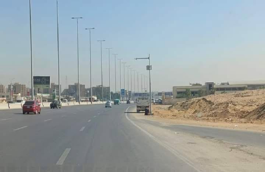 ذهب وملايين على الطريق.. مطاردة مثيرة تنتهي بانقلاب سيارة متهمين بسرقة ضخمة