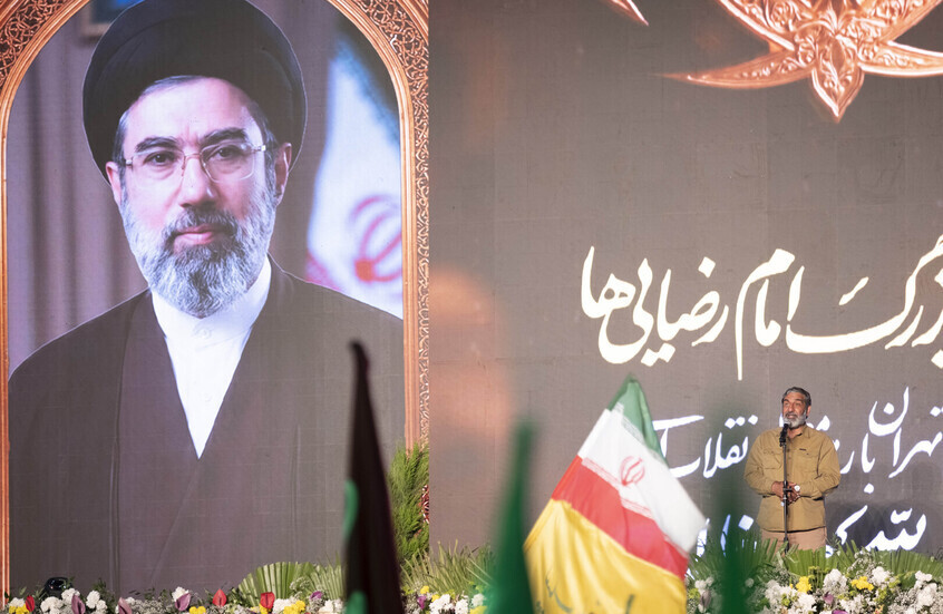 المرشد الإيراني مجتبى خامنئي يعلن "بشكل قاطع": ارتكاب أي عمل يضر بالتماسك الاجتماعي ممنوع