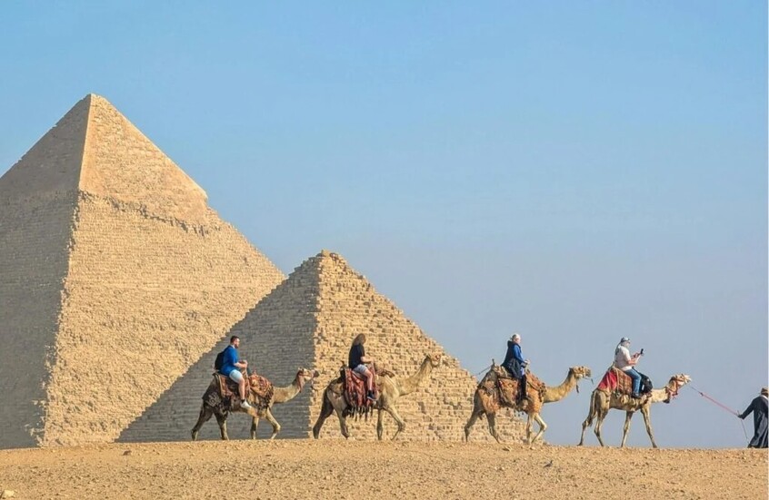قناة إسرائيلية تبث مزاعم تربط بين آثار مصرية والقصص التوراتية