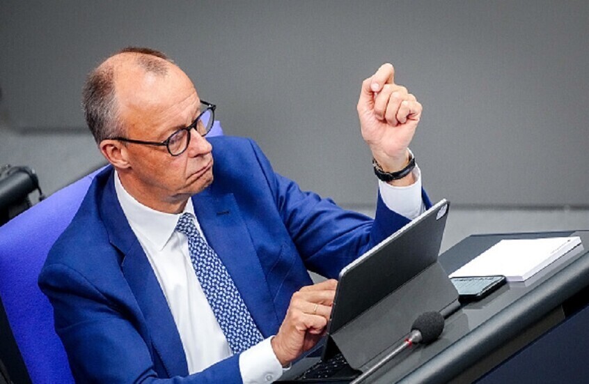 ميرتس: الإنفاق الدفاعي أولى من الإعانات الأسرية