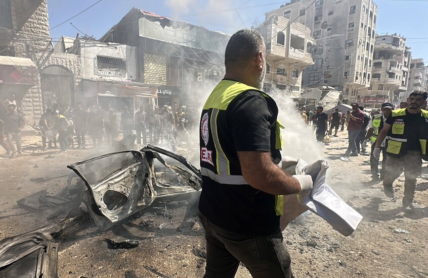 5 قتلى في غزة.. إسرائيل تستهدف مدنيين وصيادين وحماس تتهمها بتقويض وقف إطلاق النار