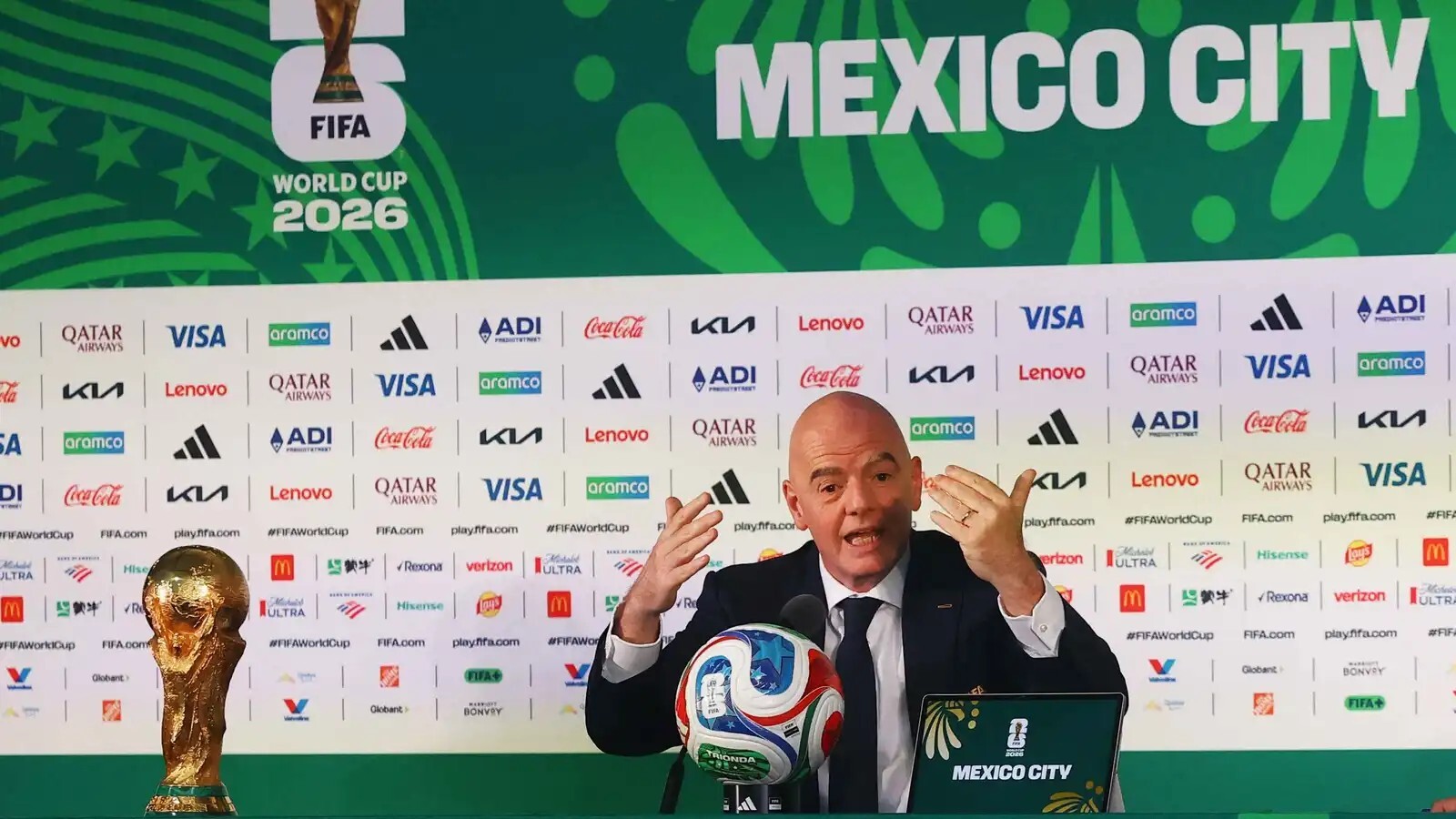 أول تعليق من إنفانتينو بعد فشل مشروع بيع كأس العالم