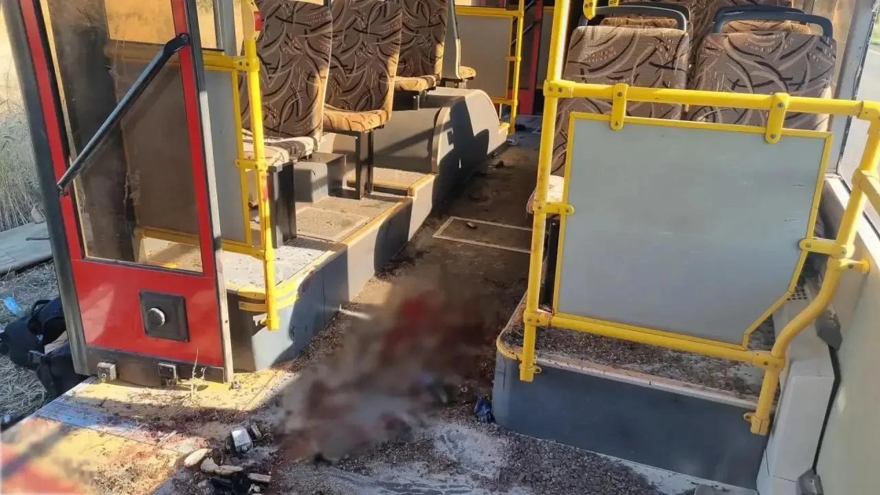 مقتل شخص وإصابة 12 استهدفت حافلتهم مسيّرة أوكرانية في زابوروجيه