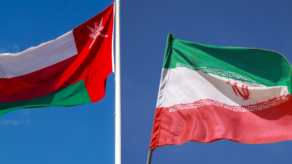 رويتر تكشف إحدى نقاط الخلاف بين طهران ومسقط بشأن رسوم عبور مضيق هرمز