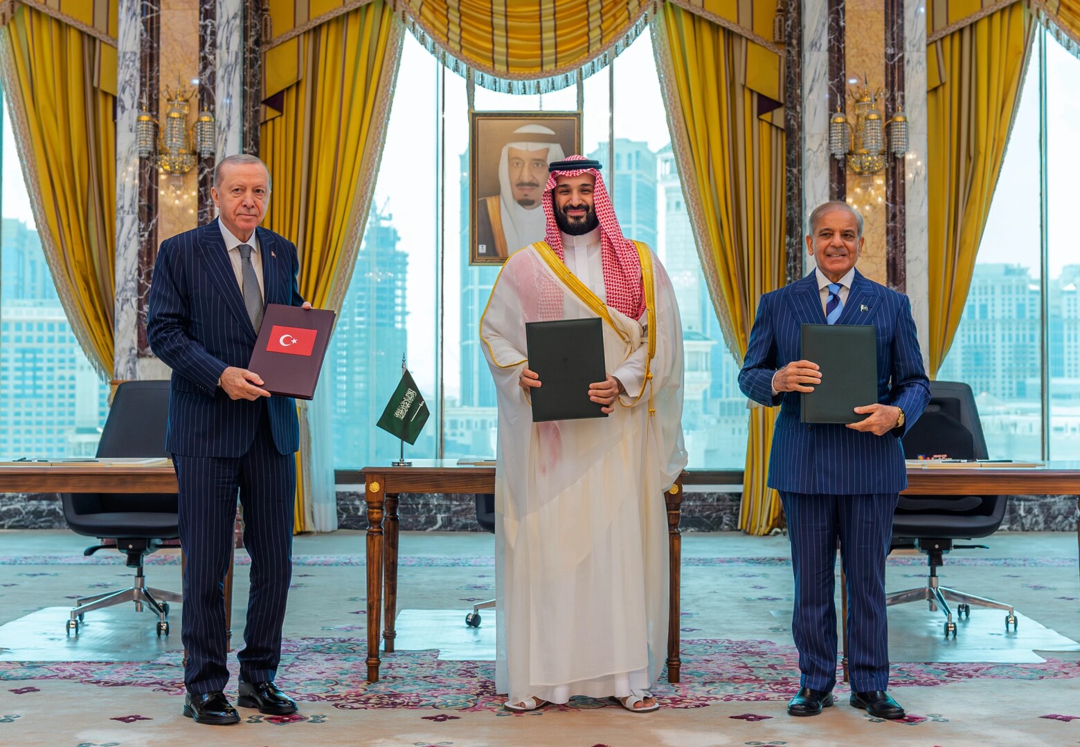 في رسالة بعد "اتفاق مكة المشترك".. رضائي: الاتفاق الورقي مع تركيا وباكستان لن يجلب الأمن للسعودية