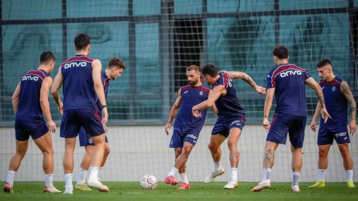 بعد محمد صلاح.. صفقة جديدة من ليفربول تلوح في أفق طرابزون سبور