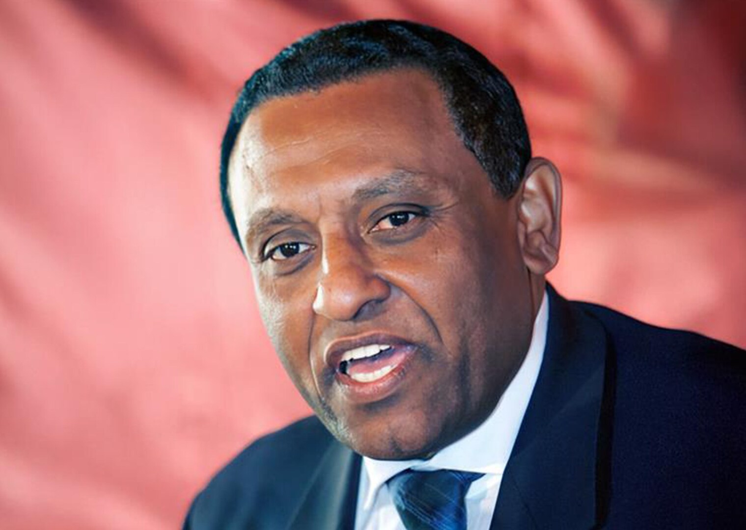 رئيس الوزراء السوداني يحدد "خطين أحمرين" أمام الاتحاد الإفريقي