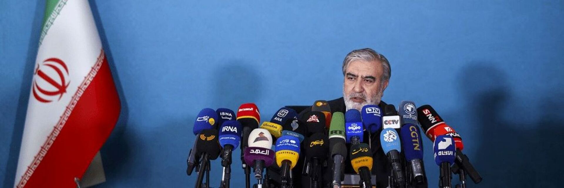 مسؤول إيراني: الولايات المتحدة ستضطر إلى مغادرة المنطقة والاعتذار لطهران