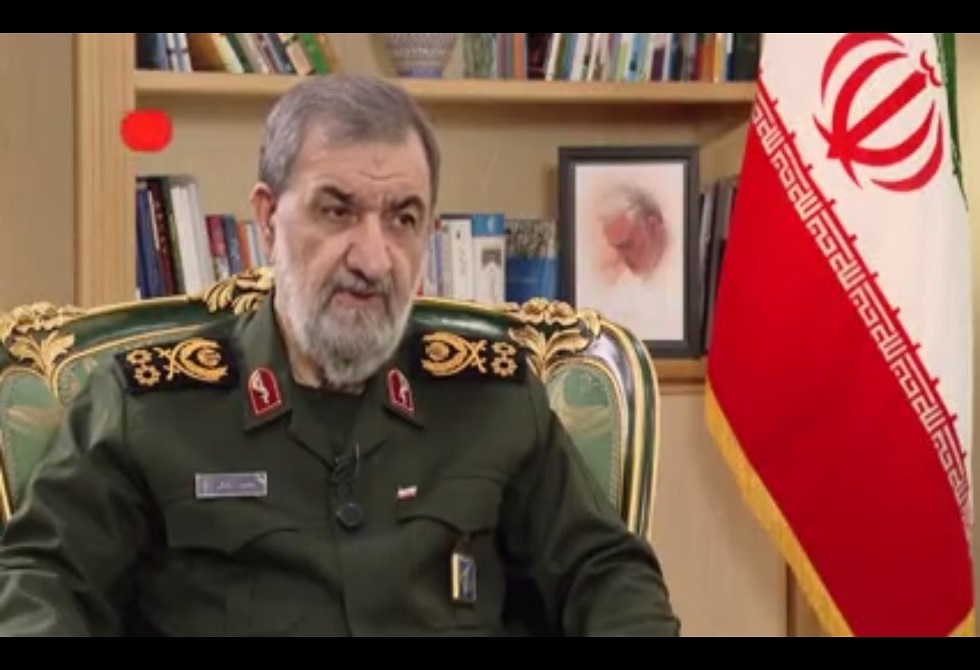 رضائي يتحدث عن امتلاك القنبلة النورية ويهدد بـ" حرب مقبلة مختلفة"