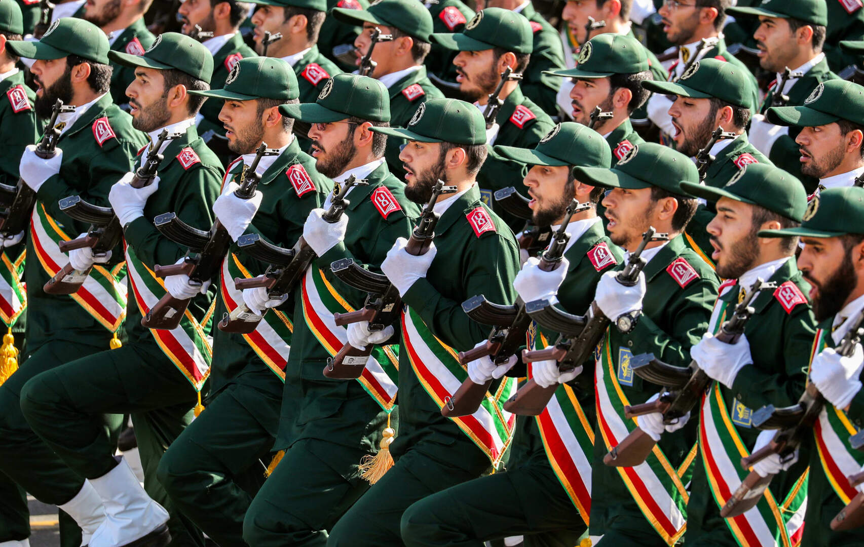 الحرس الثوري يحدد "مفتاحا" أتاح لإيران الثبات في ساحة المعركة الرئيسية مع أمريكا