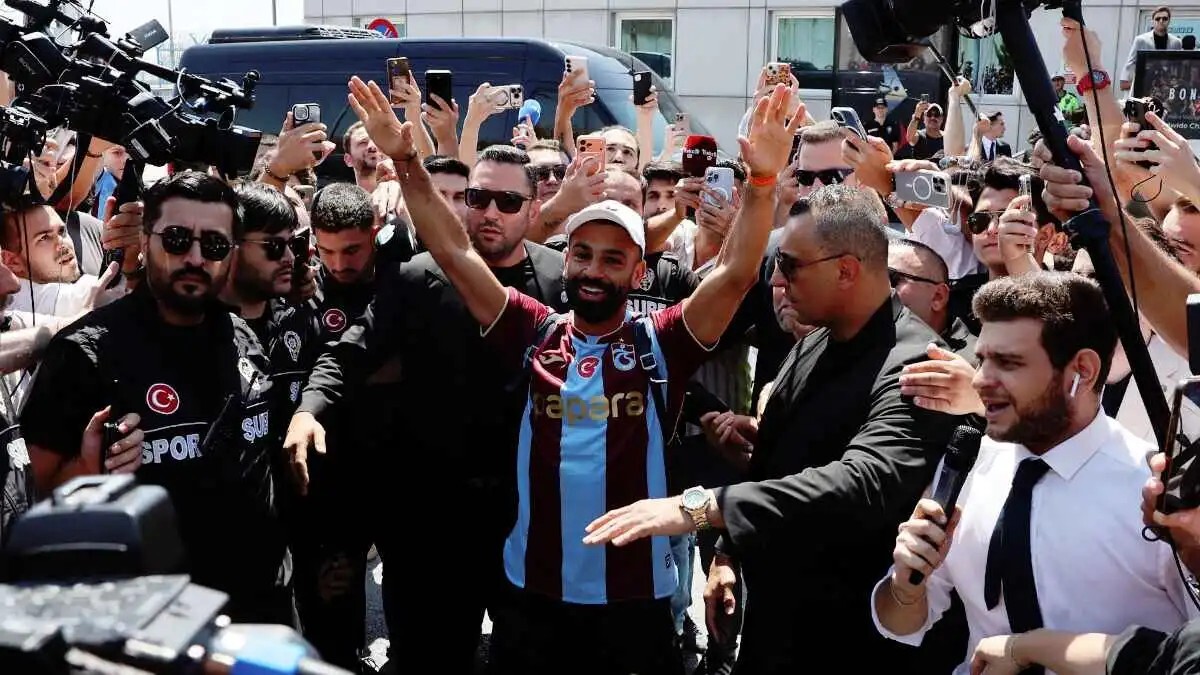 رسميا.. محمد صلاح يحصد أول جائزة فردية مع طرابزون (فيديو)