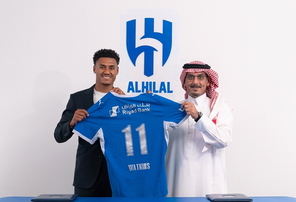 بعد التخلص من بنزيما.. الهلال السعودي يعلن التعاقد مع مهاجم أستون فيلا