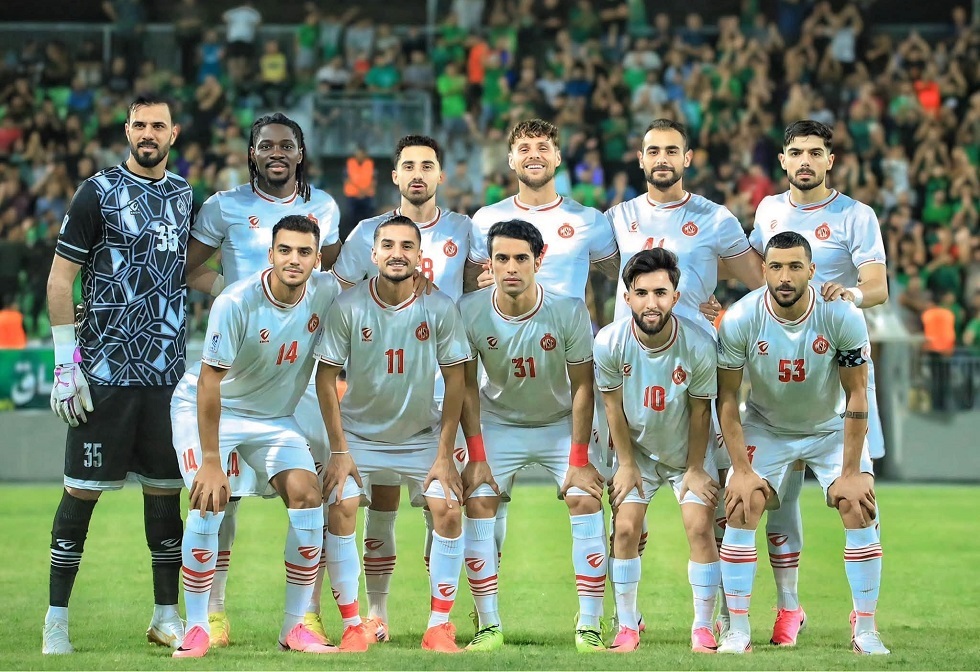 مشهد مرعب.. لاعب يتعرض لكسر في الساق بالدوري العراقي (فيديو)