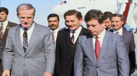 مذكرات خدام تثير جدلا: احتياطي سوريا بـ12 مليار دولار كان باسم حافظ الأسد وسببا لانتحار الزعبي