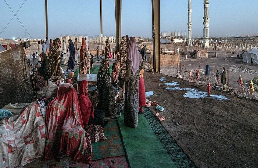 مرتزقة وشحنات درونات وتكنولوجيا عسكرية.. تقرير يكشف أسباب تأجيج حرب السودان
