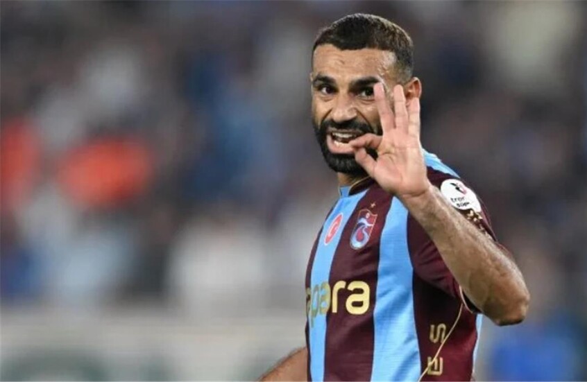 "سجدة تفتح قلب الأمة".. سفير تركيا في مصر يتفاعل مع تألق محمد صلاح (صورة)