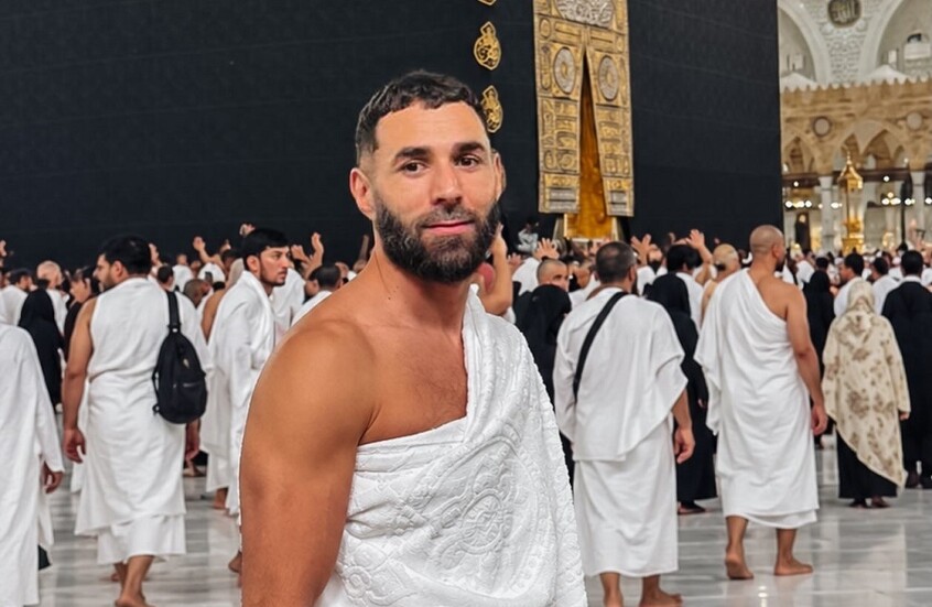 بعد فسخ عقده مع الهلال.. بنزيما ينشر صورة مع تعليق لتأديته مناسك العمرة