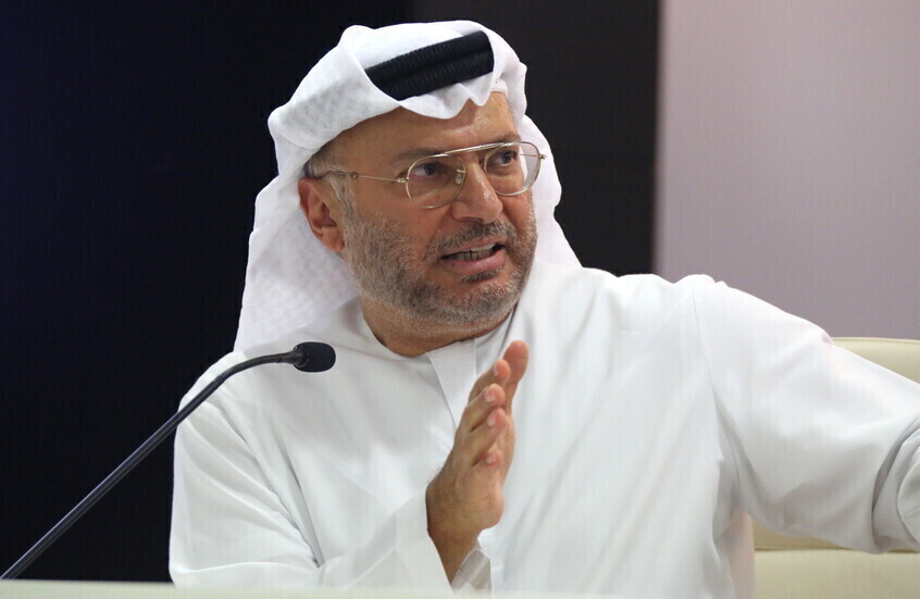 قرقاش يهاجم منصات التواصل الاجتماعي: منشورات التواصل تشوه المشهد