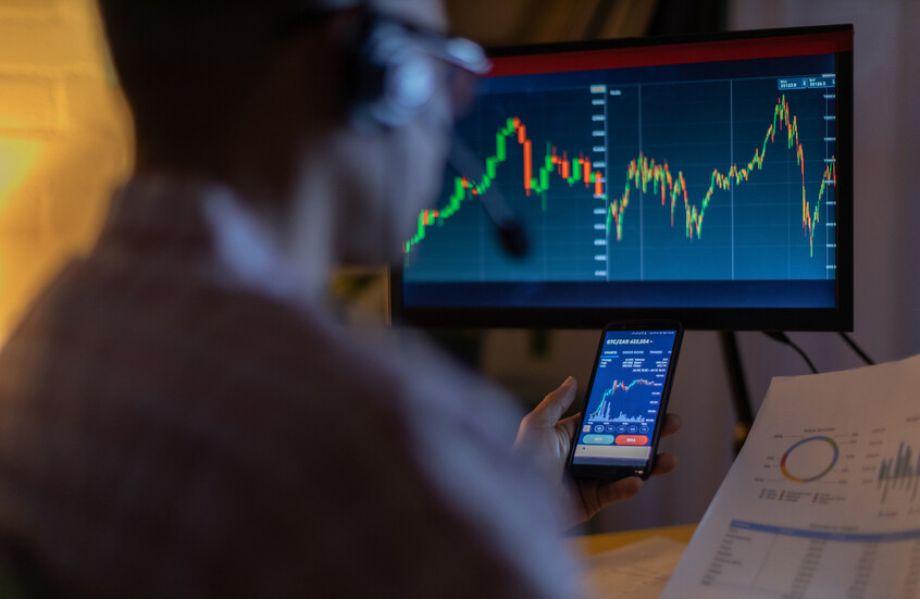 الأسهم السعودية تتراجع 1.3% وسط تصاعد المخاوف بشأن إمدادات النفط