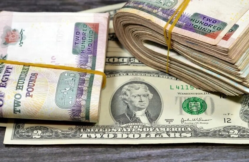 مصر.. الدولار يكسر حاجز الـ 52 جنيها وموجة ارتفاع جديدة تضرب البنوك