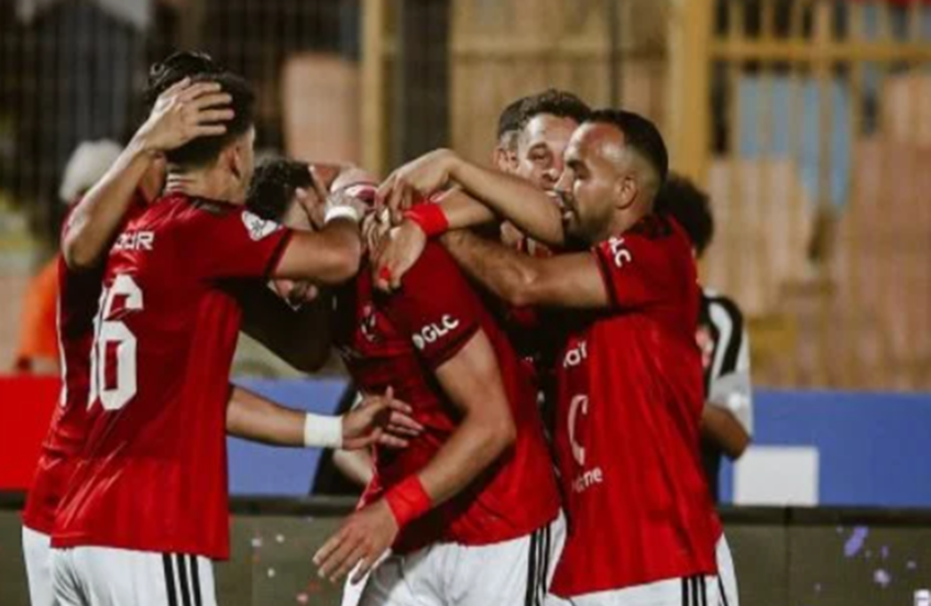 الأهلي يتخطى أبو قير ويرتقي إلى صدارة الدوري المصري