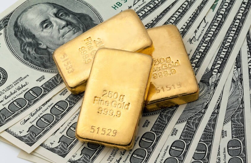الدولار عند أعلى مستوى في 7 أسابيع والذهب يتذبذب بعد رفع الفائدة الأمريكية