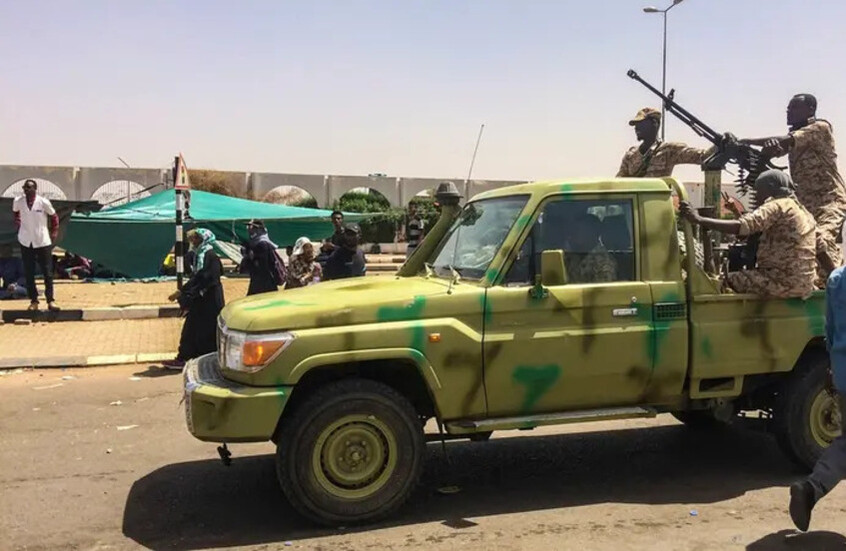 الجيش السوداني يعزز سيطرته غرب الأبيض ويصد هجمات بمسيرات وسط موجة نزوح جديدة في دارفور