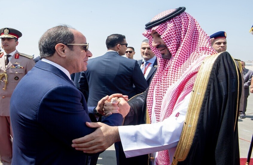 السيسي يستقبل بن سلمان بمطار القاهرة