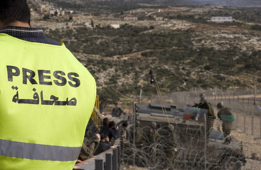 نادي الأسير: 39 صحافيا فلسطينيا رهن الاعتقال.. تصعيد إسرائيلي يستهدف "الحقيقة" في الضفة