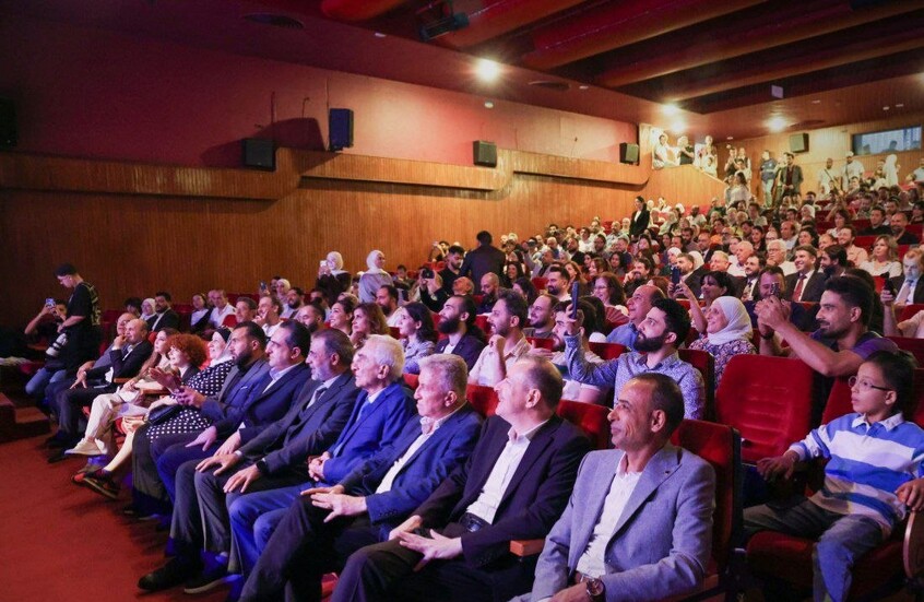سوريا.. ثمانية أشهر تبعث الحياة مجددا في أحد مسارح دمشق