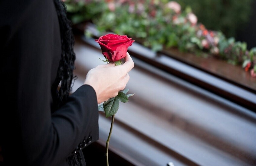 صينية تستعيد وعيها داخل التابوت قبل ساعات من دفنها