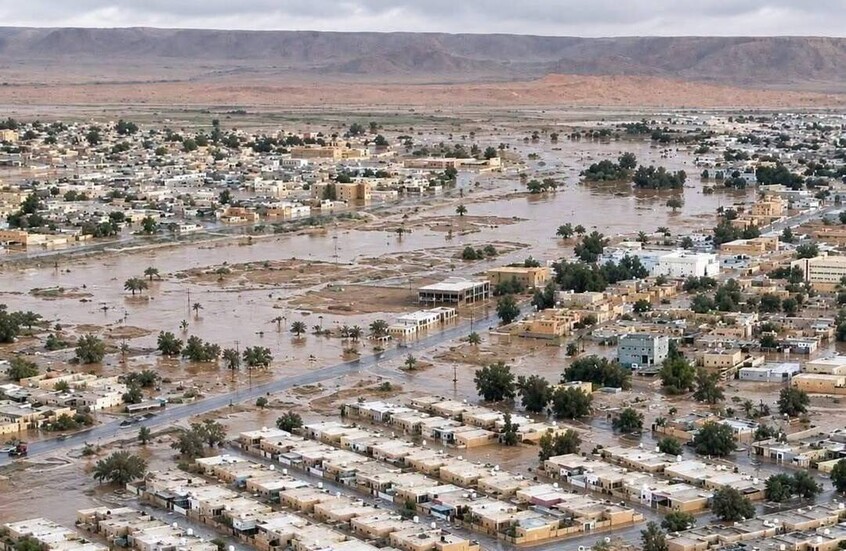 مخلفات السيول الجارفة والأمطار الغزيرة في بني وليد، ليبيا