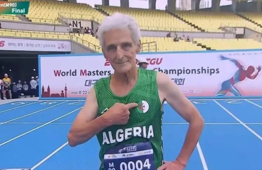 بعمر 92 عاما.. جزائري يخطف الأنظار في بطولة العالم