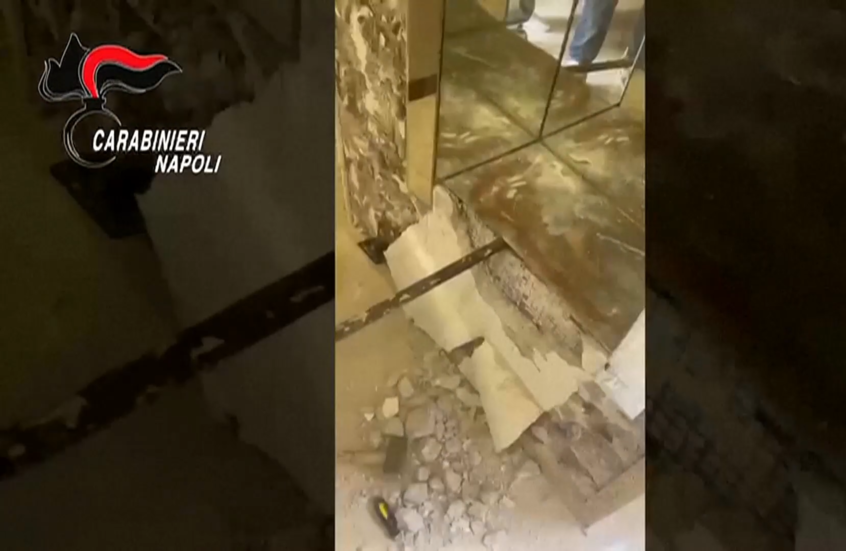 إيطاليا.. العثور على ملايين اليورو مخبأة خلف الجدران خلال عملية مكافحة المافيا
