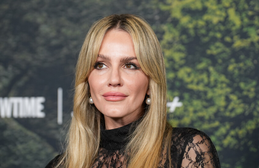 الممثلة مونيت مازور خلال العرض العالمي الأول للموسم الثالث من مسلسل "Yellowjackets" في مسرح نقابة المخرجين الأمريكيين، لوس أنجلوس، كاليفورنيا، 13 فبراير 2025.