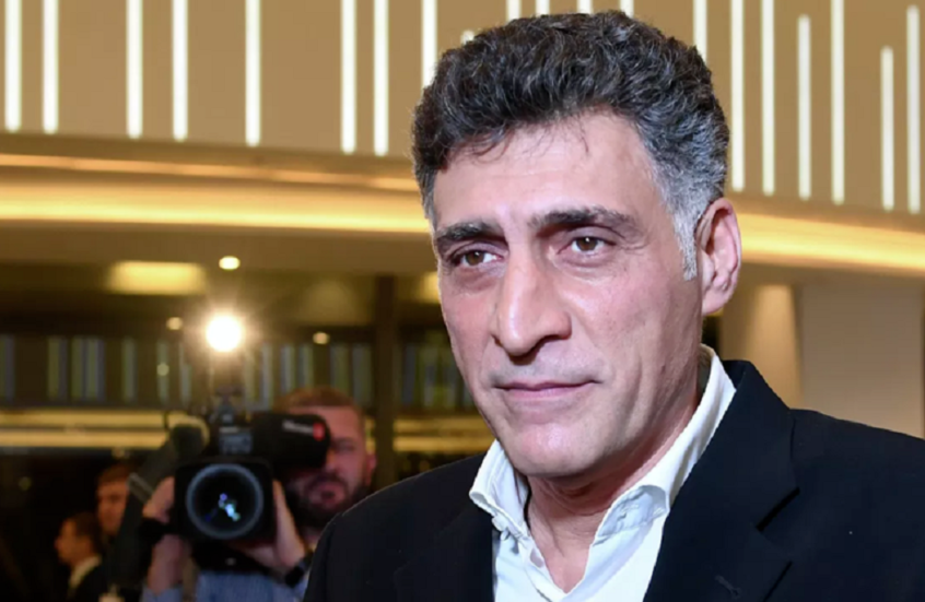سائق جرافة يحصد جائزة كيوسايان