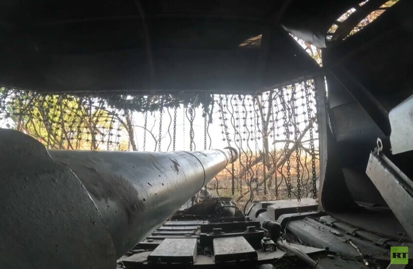 دبابة "T-80BM" تدمر مركز تحكم بالطائرات المسيرة للعدو في اتجاه دونيتسك
