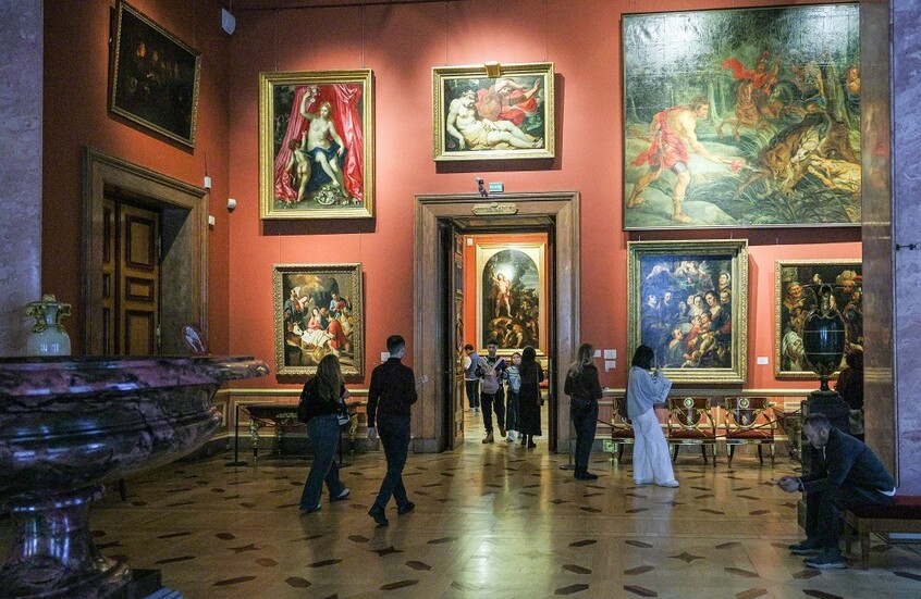 يستعد متحف الإرميتاج الحكومي في بطرسبورغ لتنفيذ مشروع واسع لترميم قاعاته ومبانيه-The Hermitage