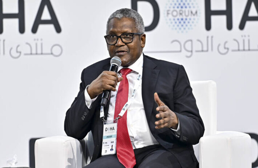 أليكو دانغوتي يشارك في جلسة نقاشية خلال الدورة الثالثة والعشرين لمنتدى الدوحة 2025