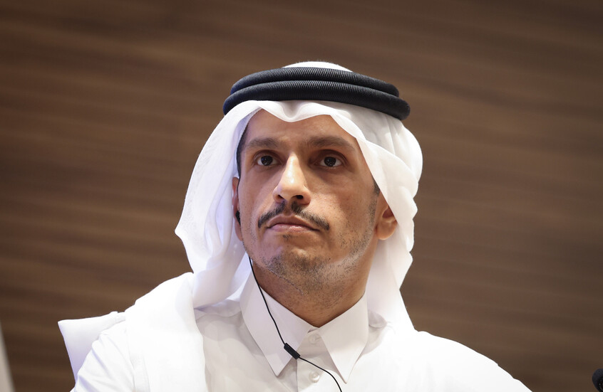 رئيس وزراء قطر: نتنياهو مجرم حرب وتجاوز الخط الأحمر بمهاجمة الدوحة العام الماضي