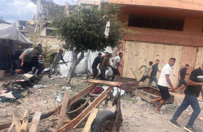 غارة إسرائيلية تستهدف سيارة مدنية قرب مجلس الوزراء غرب غزة